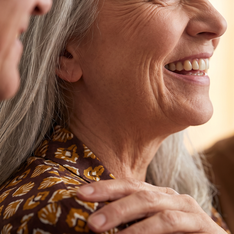 Portrait d'une femme senior souriante