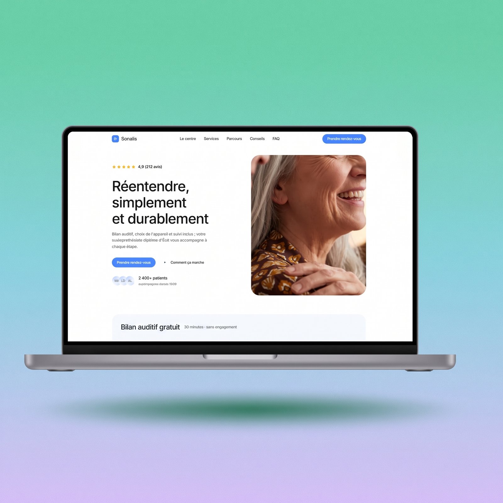 Site Sonalis, audioprothésiste, affiché sur un ordinateur portable